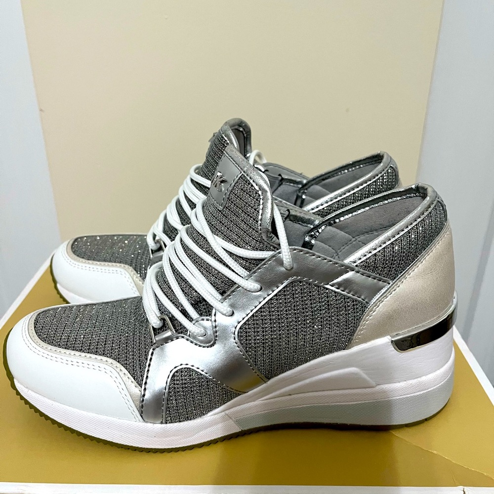 Michael Kors Liv Trainer 6.5 glitter chain Khaki New